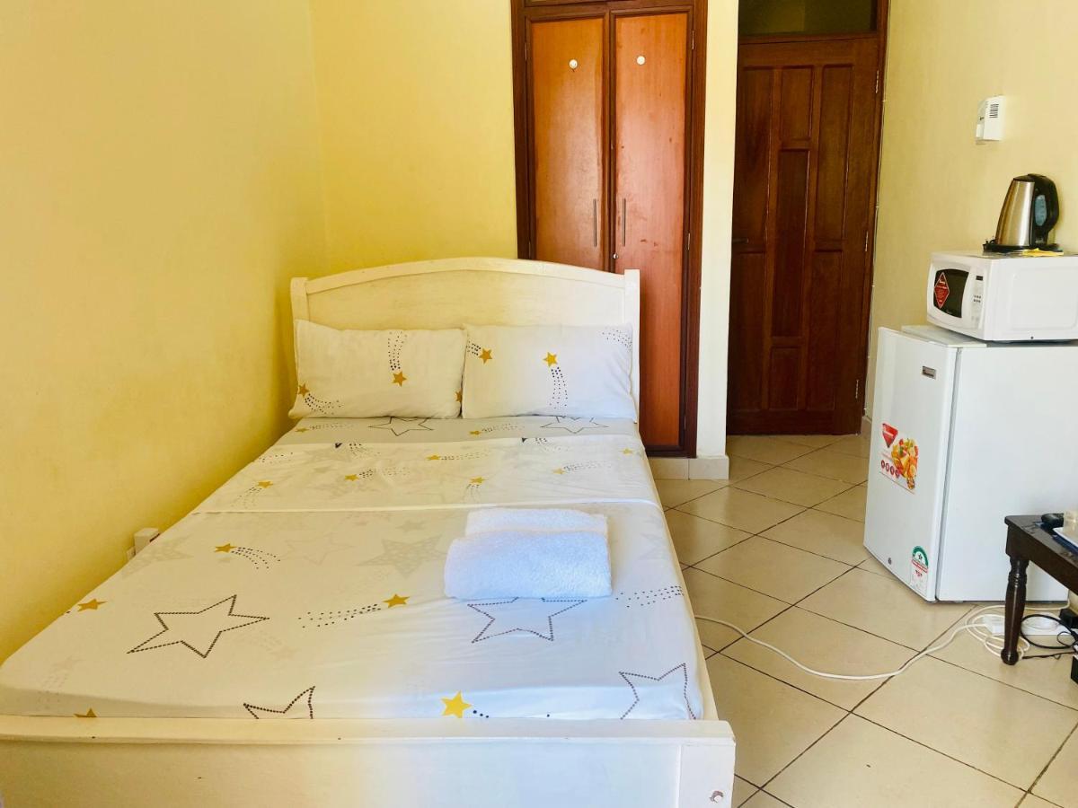 Appartamento Dala Studio - Beach Road Mombasa Esterno foto